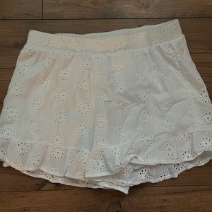 BOHO super cute floral patterned shorts with ruffle at the bottom
